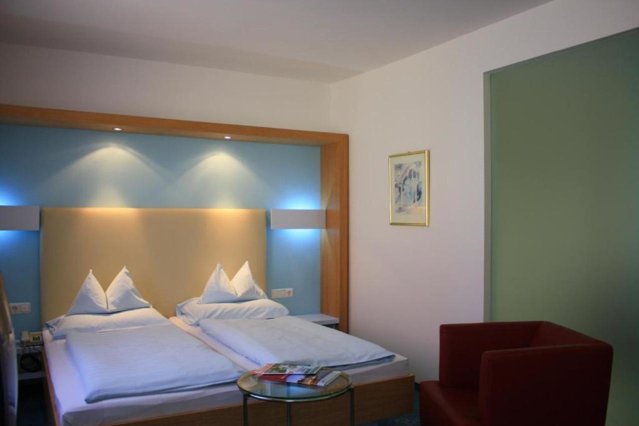 לינץ Dom Hotel מראה חיצוני תמונה