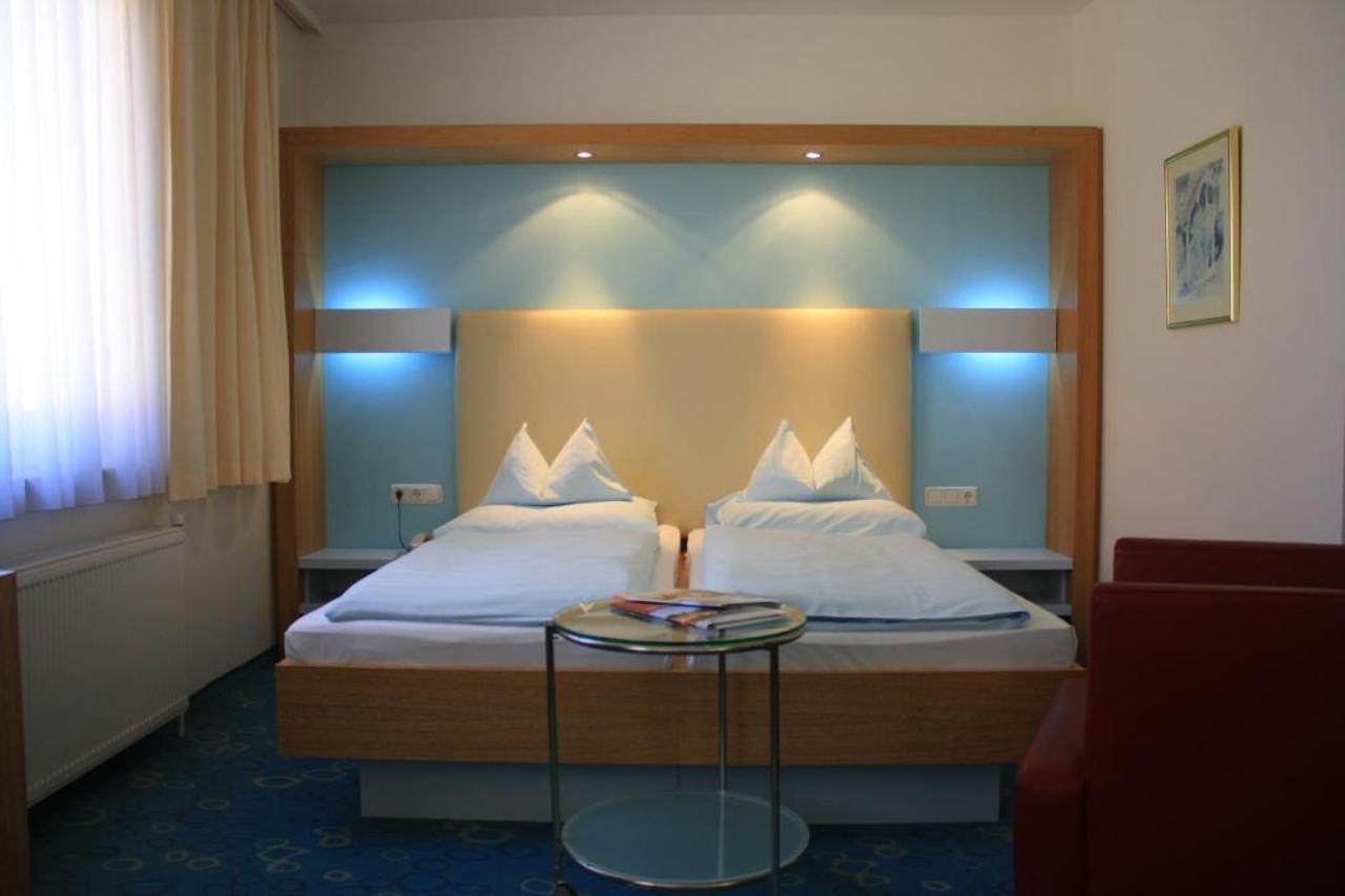לינץ Dom Hotel מראה חיצוני תמונה