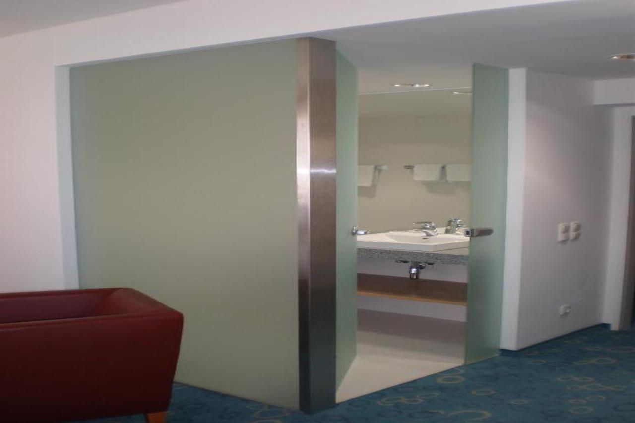 לינץ Dom Hotel מראה חיצוני תמונה
