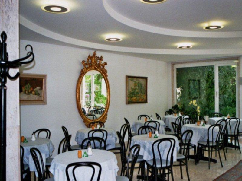 לינץ Dom Hotel מראה חיצוני תמונה