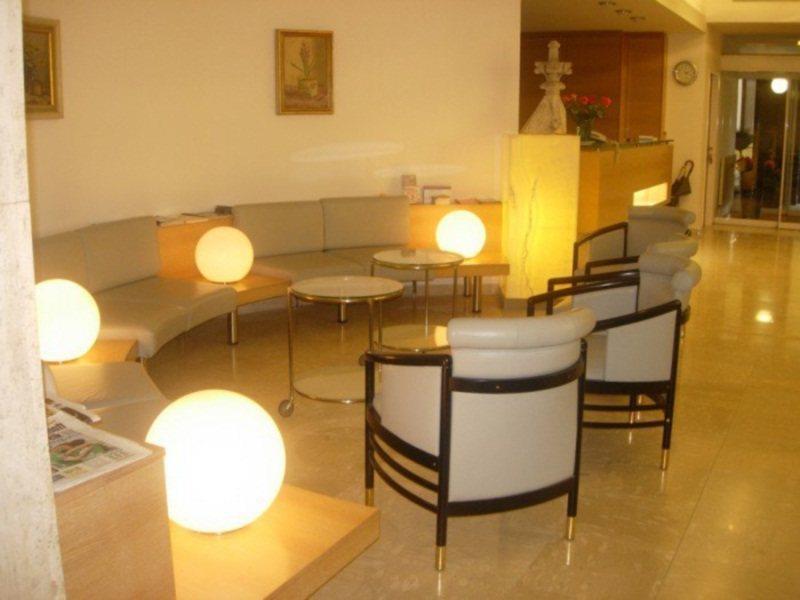 לינץ Dom Hotel מראה חיצוני תמונה
