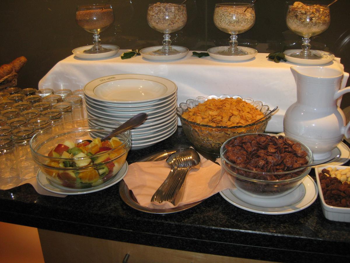 לינץ Dom Hotel מראה חיצוני תמונה