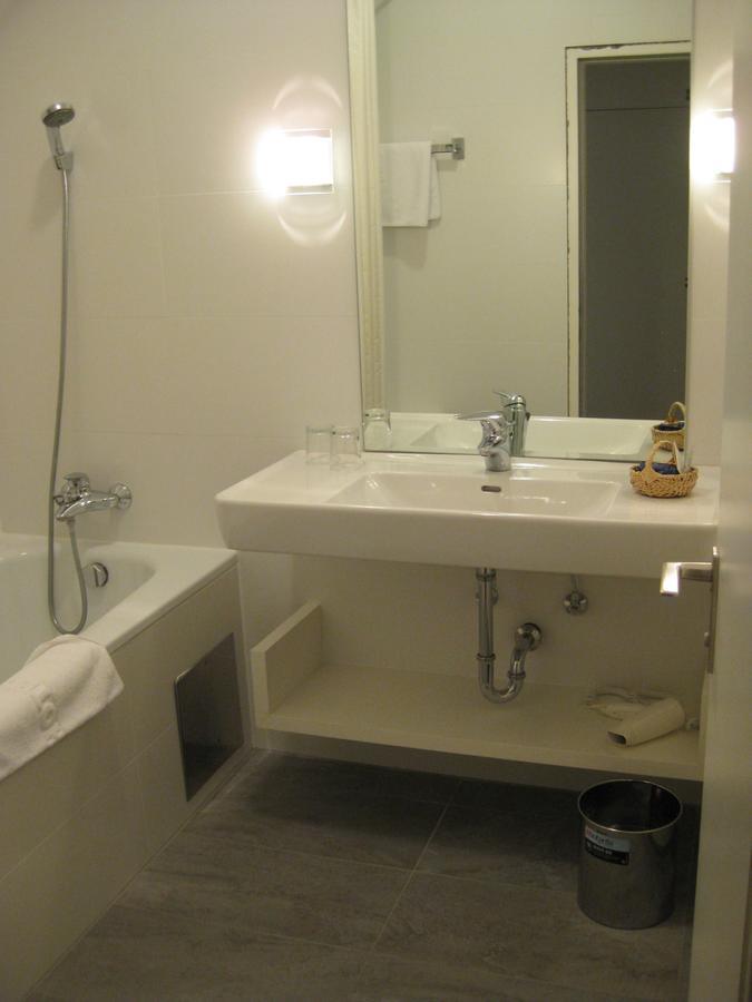 לינץ Dom Hotel מראה חיצוני תמונה