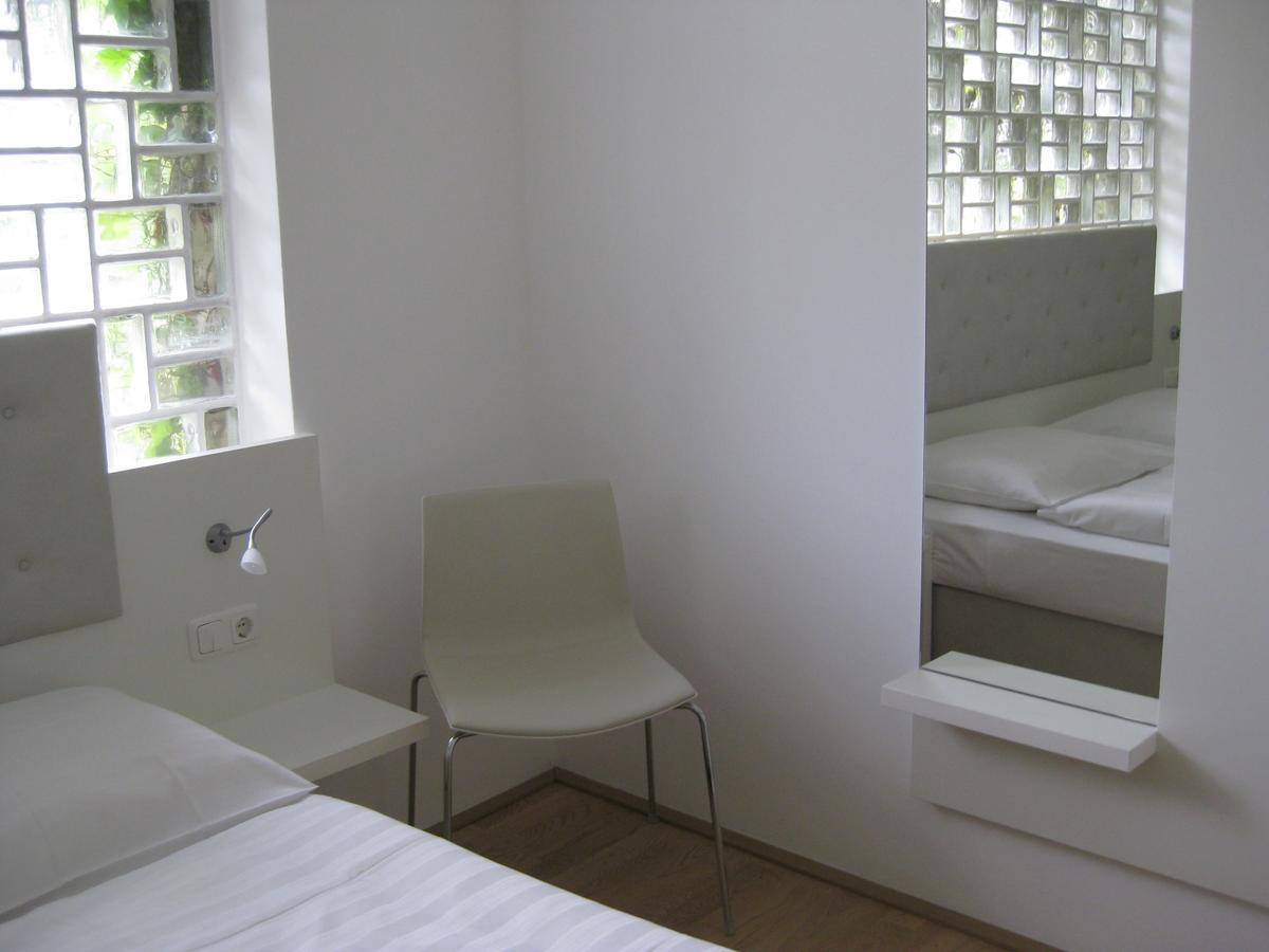 לינץ Dom Hotel מראה חיצוני תמונה